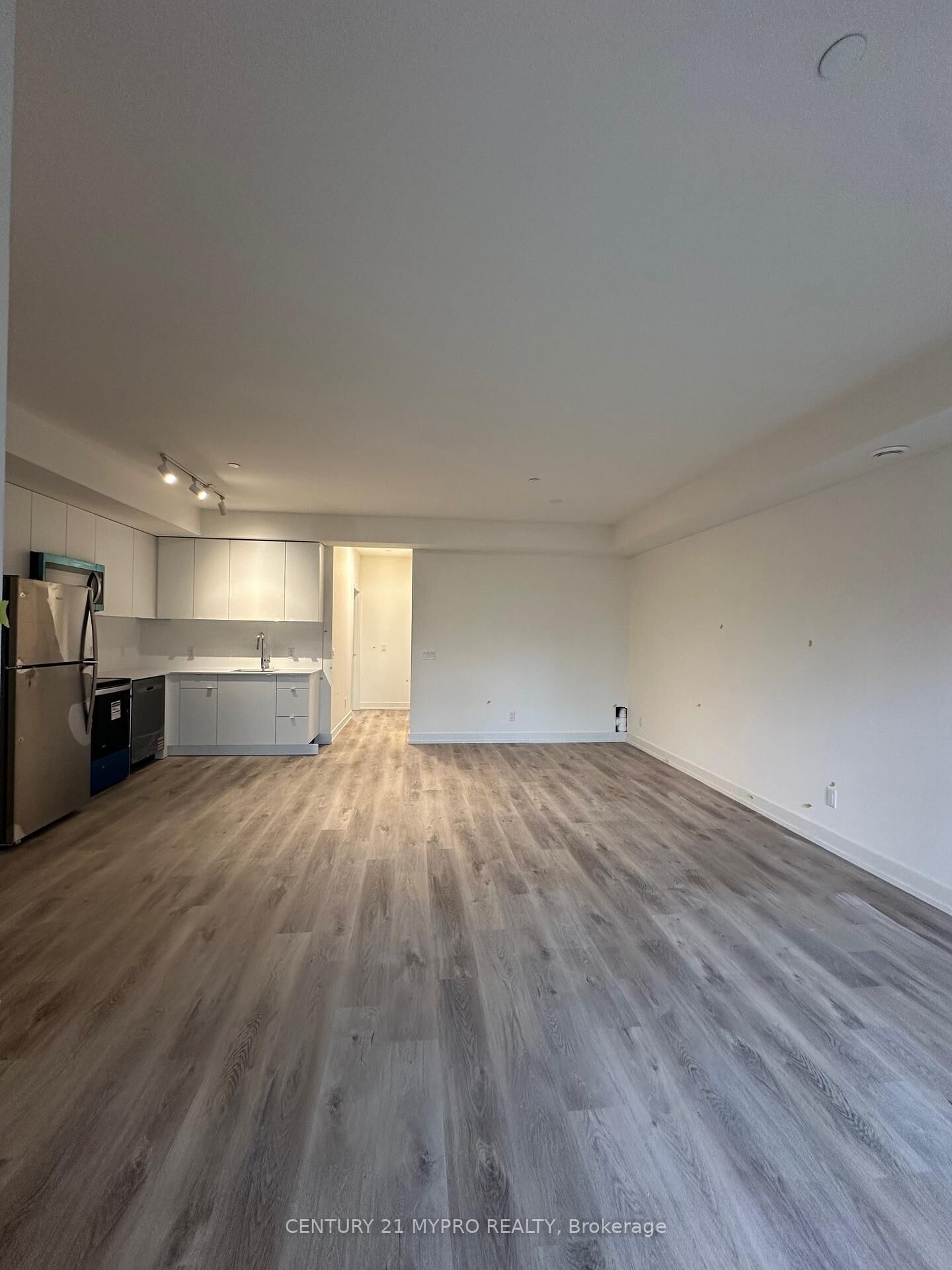 Property Photo:  16 Melbourne Avenue 104B  ON L2P 3J8 