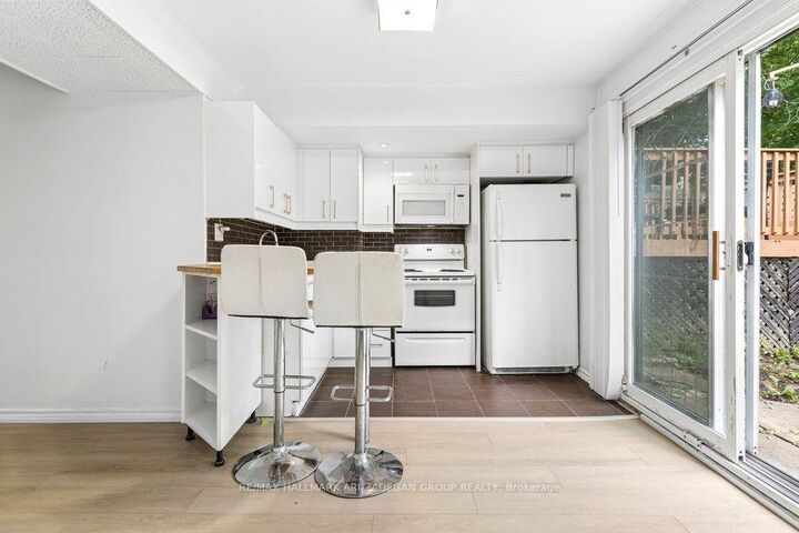 Photo de la propriété:  231 Goulding Avenue Lower Fl  ON M2R 2P6 