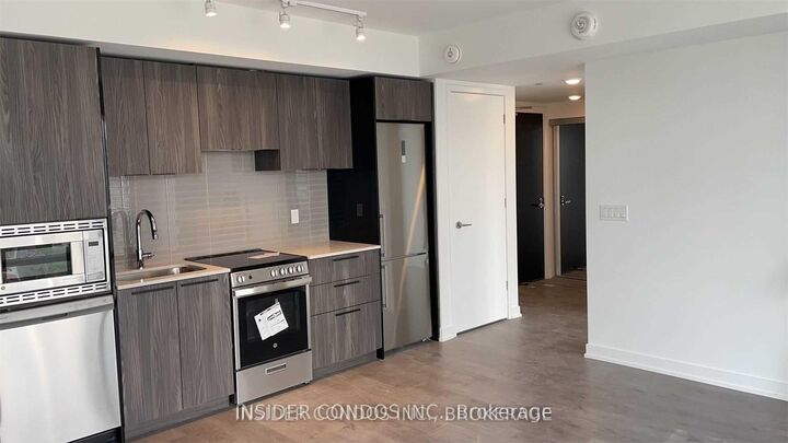 Property Photo:  18 Maitland Terrace 2108  ON M4Y 1Y3 
