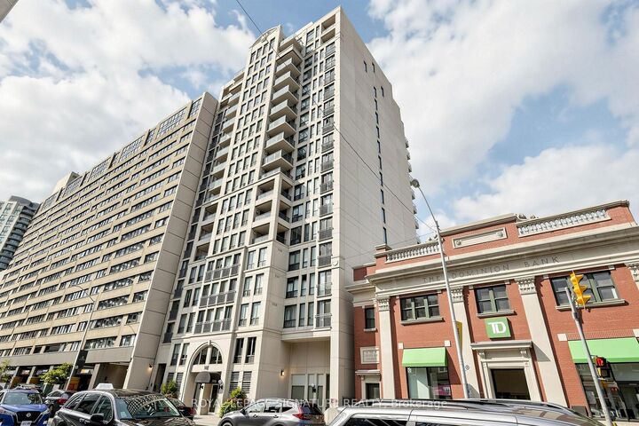 Property Photo:  388 Bloor Street E 1801  ON M4W 3W9 
