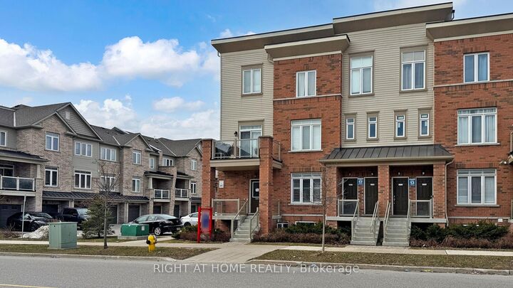 Property Photo: 2710 William Jackson Drive E 16 ON L1X 0E6