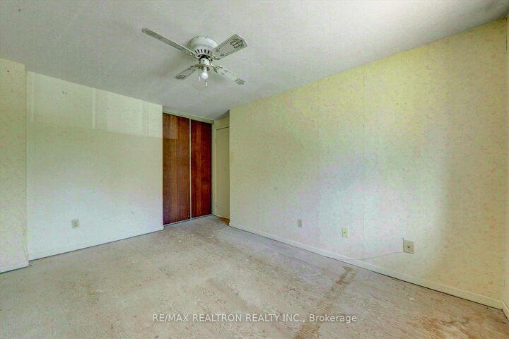 Property Photo:  10 Livonia Place 105  ON M1E 4W6 