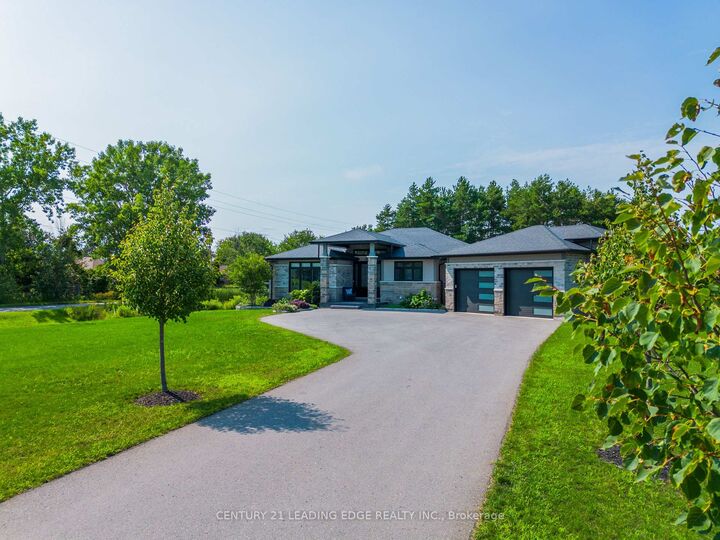 9 Leaside Street — photo 1
