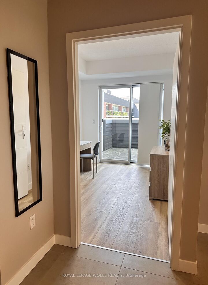 Property Photo:  280 Lester Street 404  ON N2L 0G2 