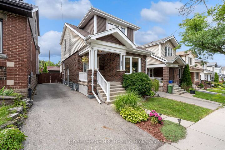 Property Photo:  266 London Street S  ON L8K 2H2 