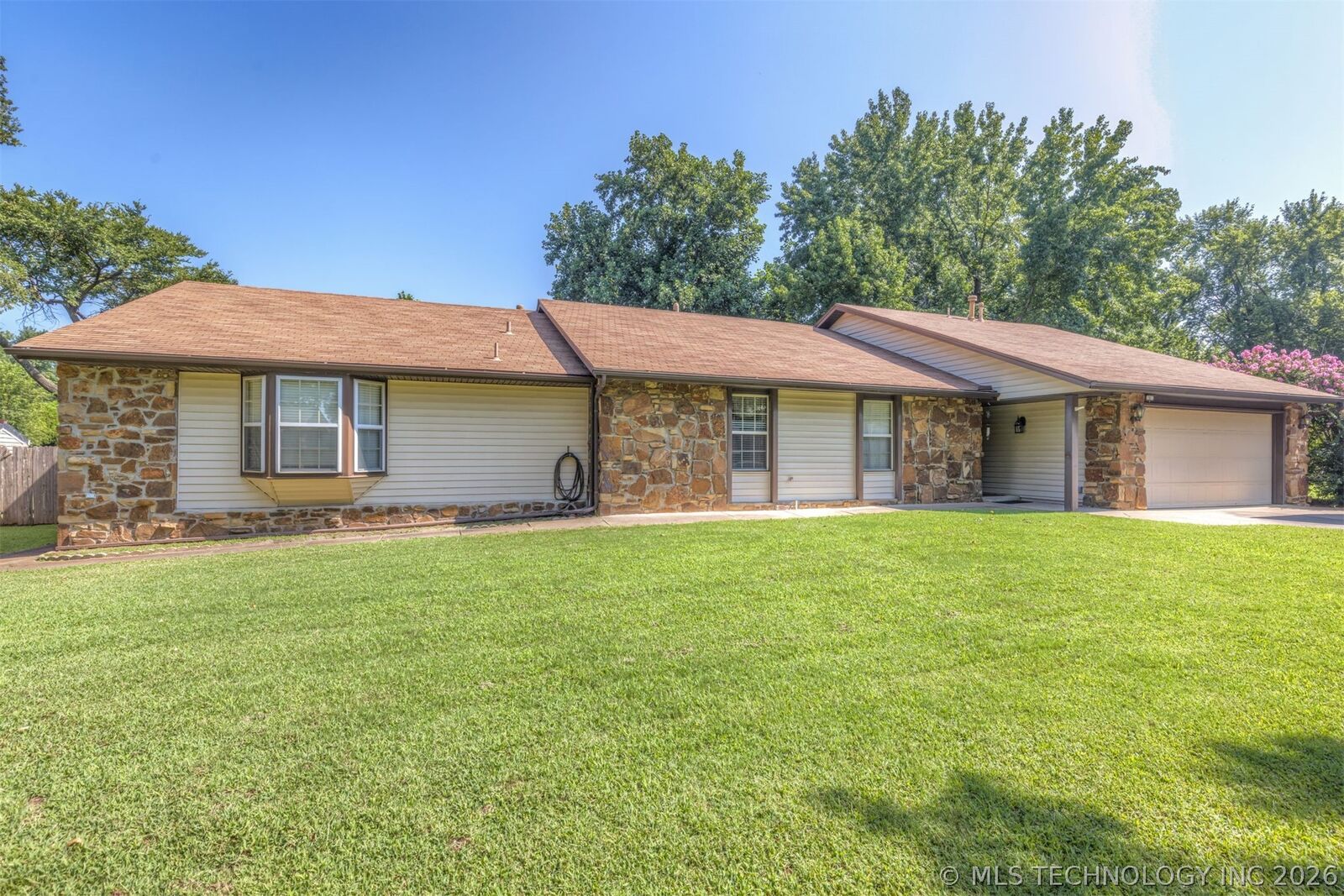 Property Photo: 12811 E 133rd Street S OK 74011