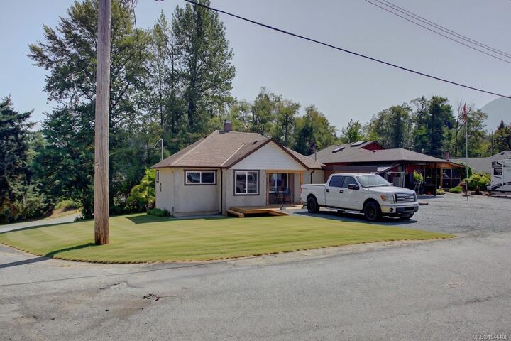 Property Photo: 26 Stevens Cres BC V0R 2G0