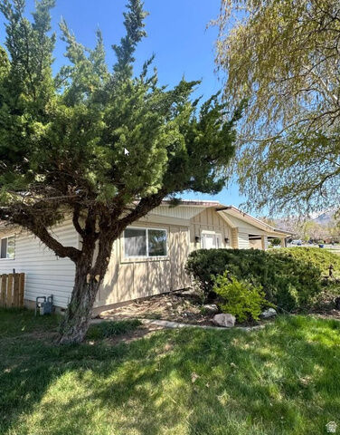 Property Photo: 268 E 3100 N UT 84414