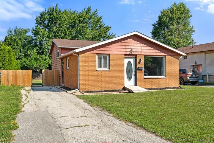267 Brien Avenue West — photo 1