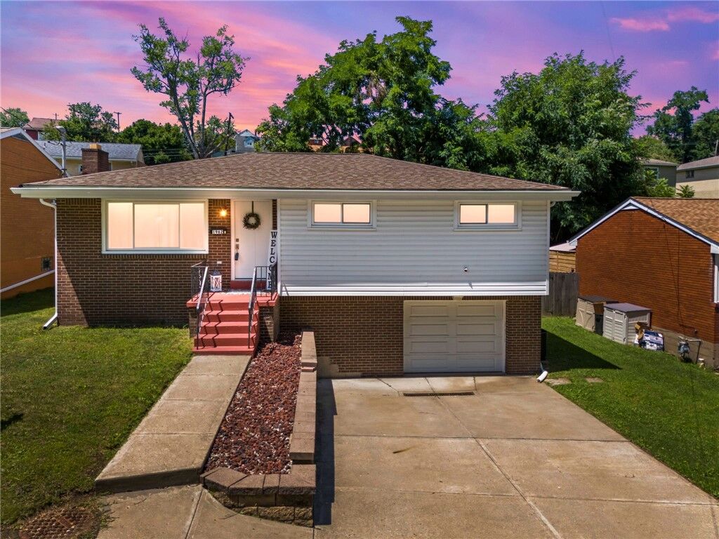 Property Photo:  1962 Homestead Duquesne Rd  PA 15122 
