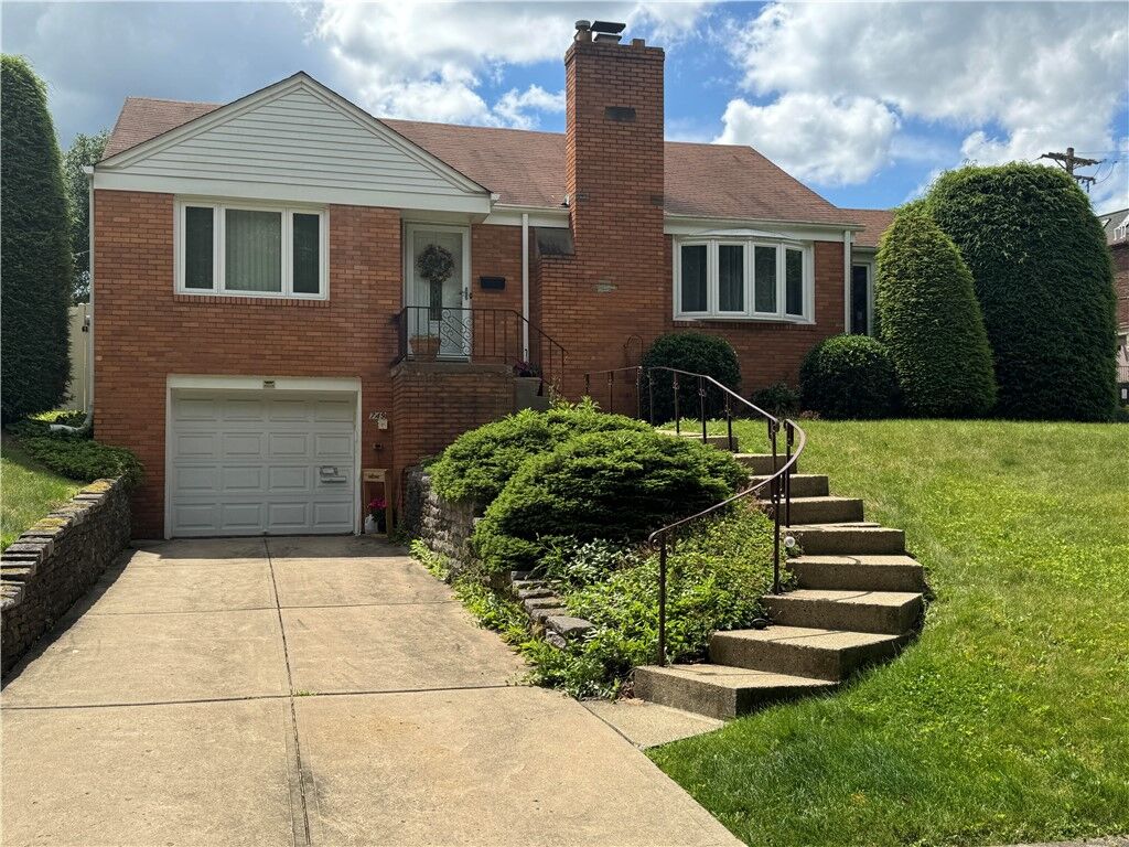 Property Photo: 749 Harden Dr PA 15229