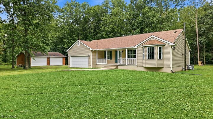 Property Photo: 2930 Selkirk Bush Road SW OH 44481
