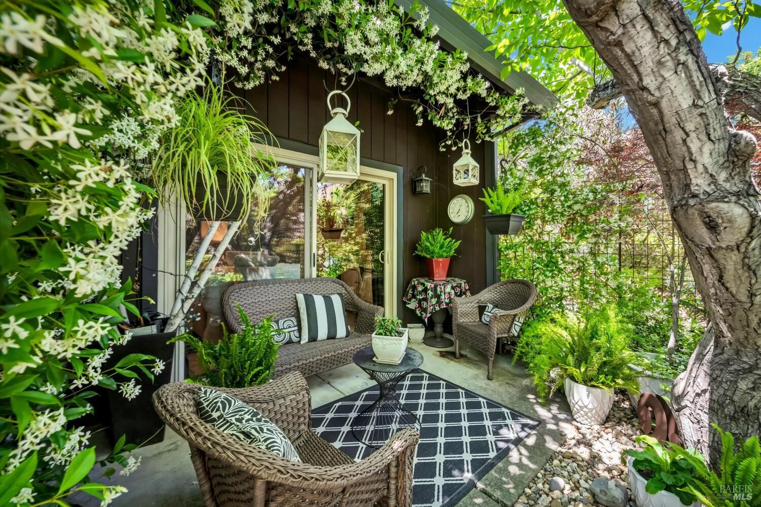 Property Photo: 264 Los Alamos Road CA 95409