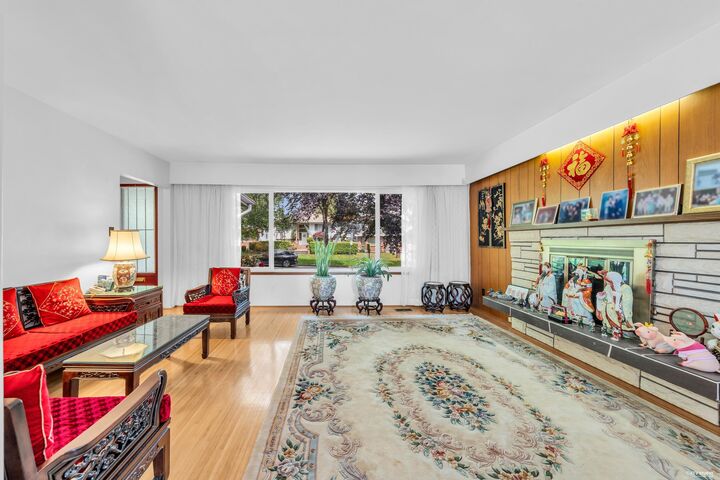 Property Photo: 580 W 64th Avenue BC V6P 2K9