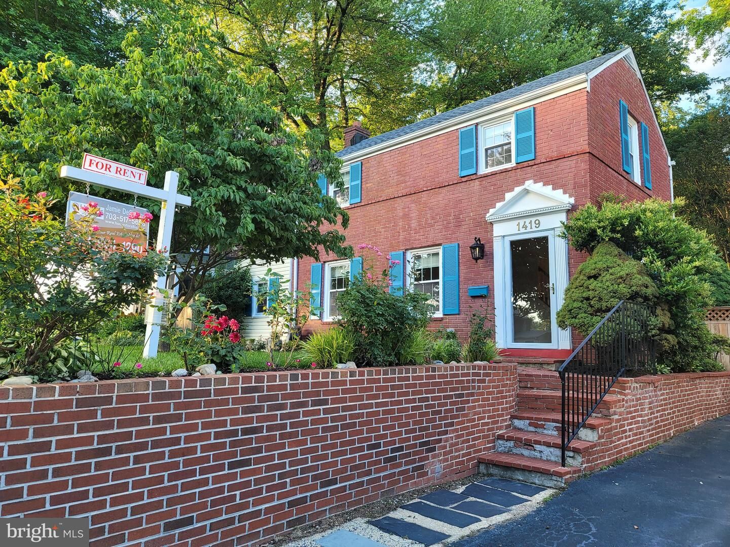 Property Photo:  1419 N Longfellow Street  VA 22205 