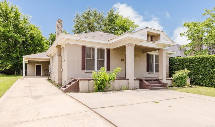 Property Photo: 316 W Conway St AR 72015
