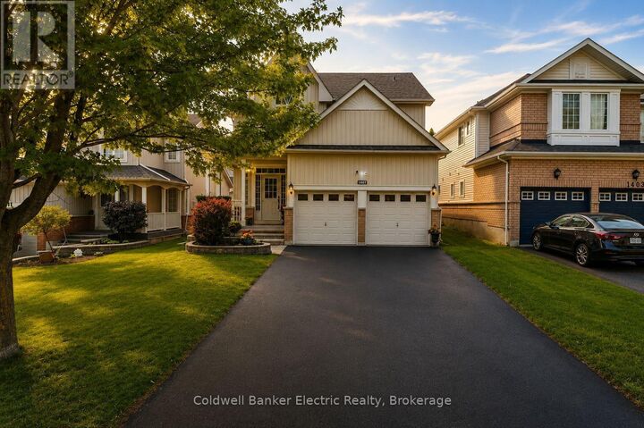 Property Photo: 1407 Ashgrove Crescent ON L1K 2W4