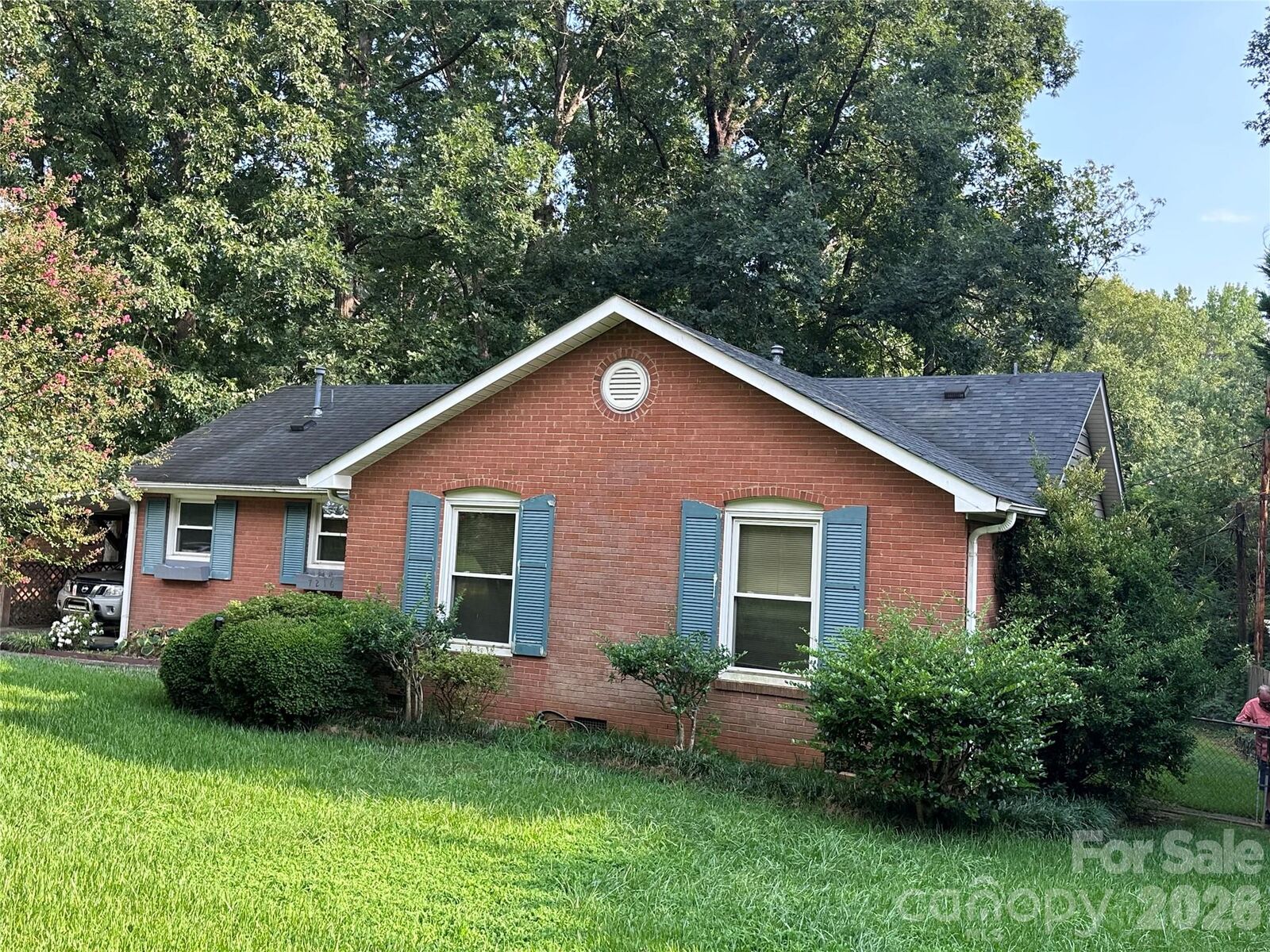 Property Photo:  7216 Lockmont Drive  NC 28212 