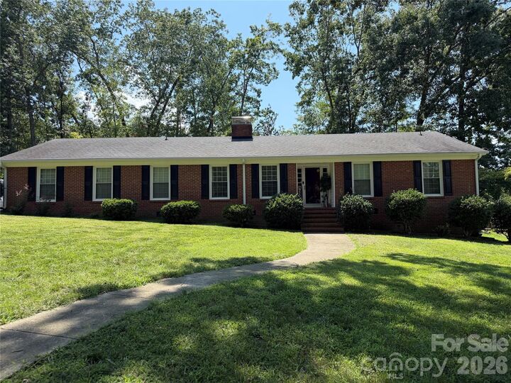 Property Photo: 1110 Oak Hill Drive NC 28112