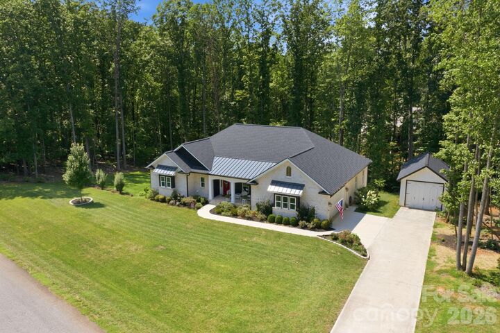 Property Photo: 116 Harbor Ridge Drive NC 28677