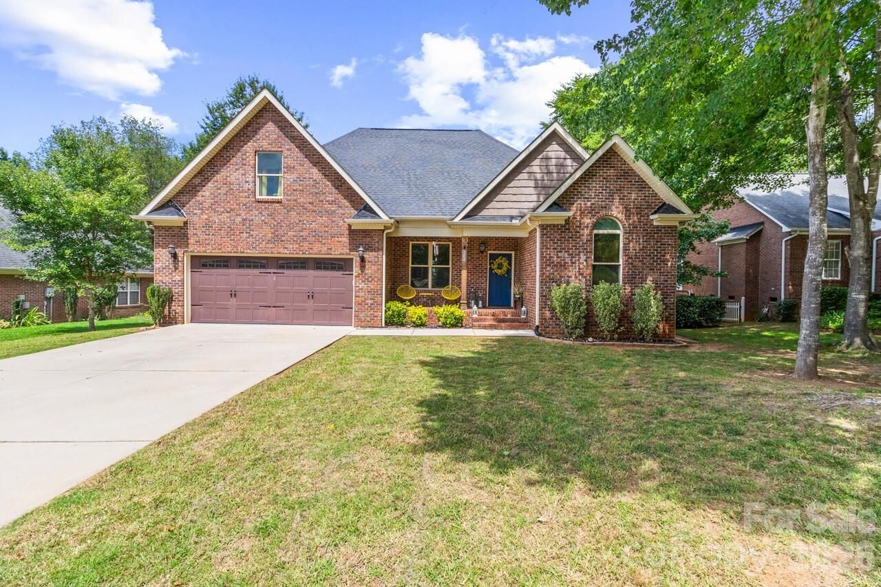 Property Photo: 142 Bald Cypress Lane NC 28115