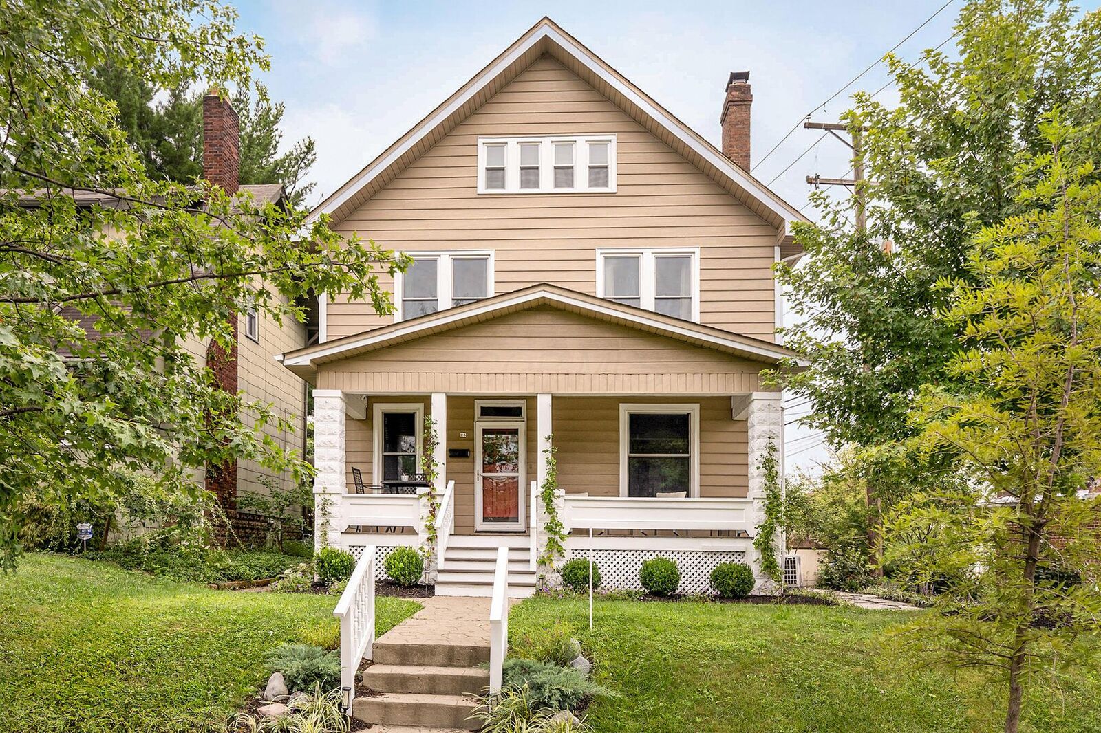 Property Photo: 25 E Tulane Road OH 43202
