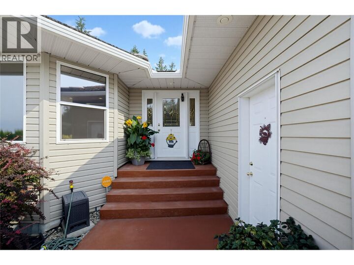 Property Photo: 2866 Hilltop Road BC V0E 2W0