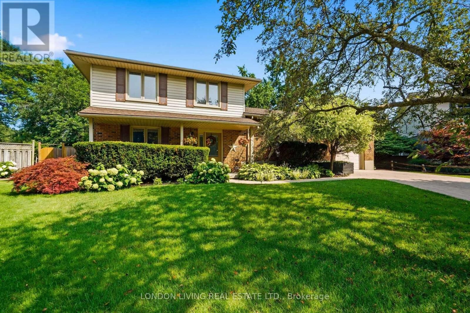 Property Photo: 91 St Clair Court ON N6J 3W1