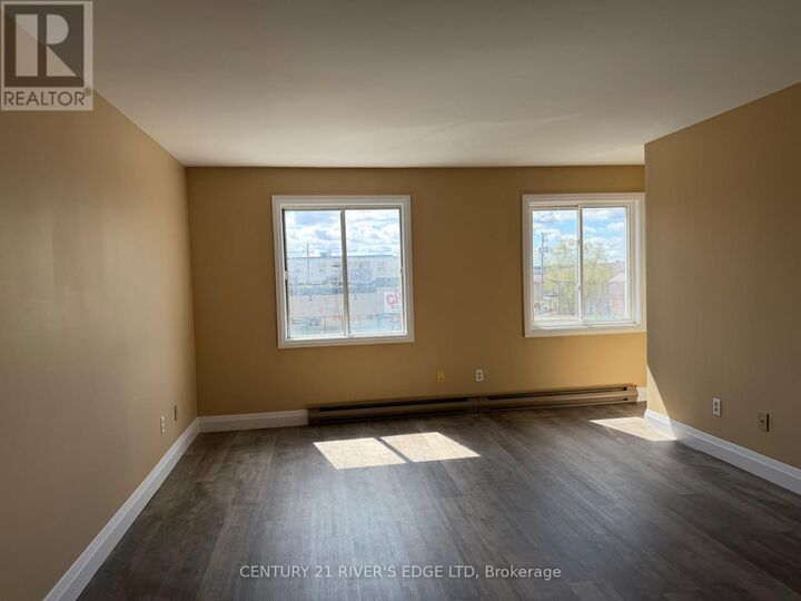 Property Photo:  290/294 King Street West 4  ON K0E 1T0 