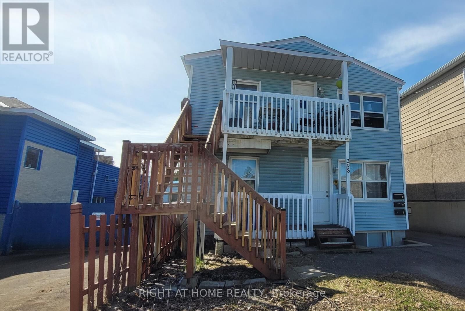 Property Photo:  298 Montfort Street  ON K1L 5N6 