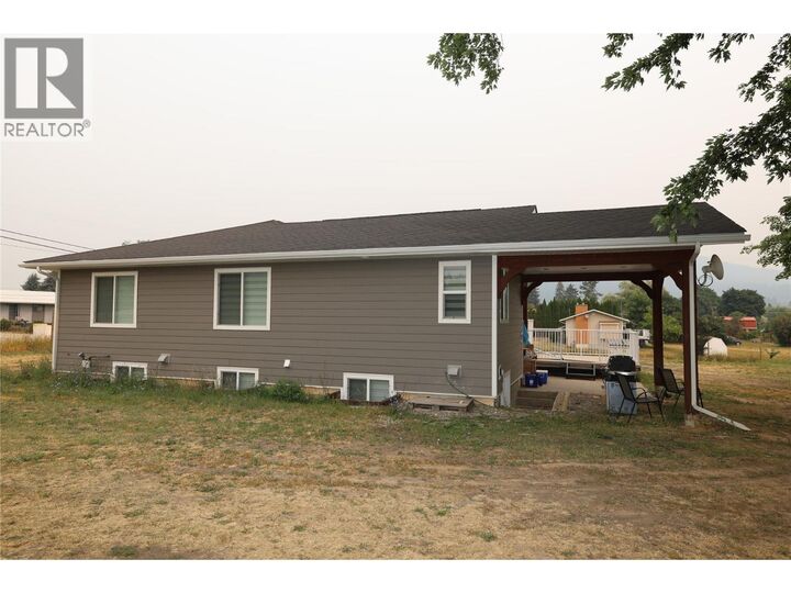 Property Photo:  820 32nd Avenue  BC V0B 1G1 