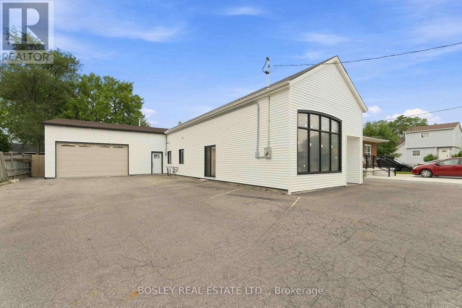 Property Photo: 114 Chetwood Street ON L2S 2A8
