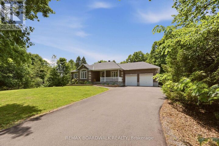 Property Photo: 289 Timberwood Drive ON K7C 3P2