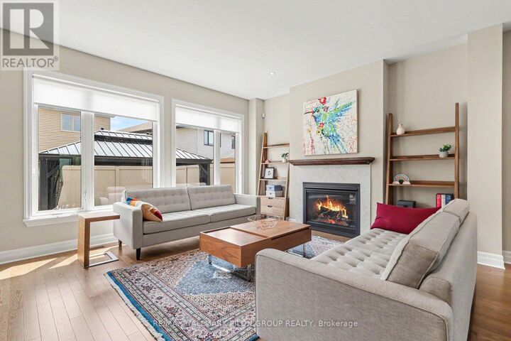 Property Photo: 260 Shinleaf Crescent ON K1W 0J2