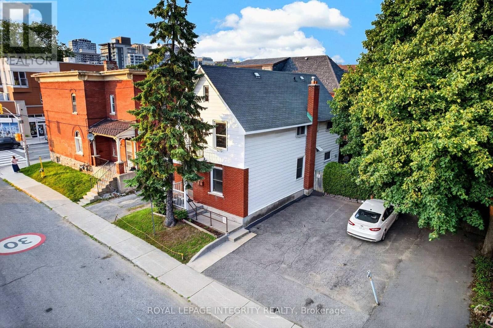 Property Photo:  141 Percy Street  ON K1R 6C8 