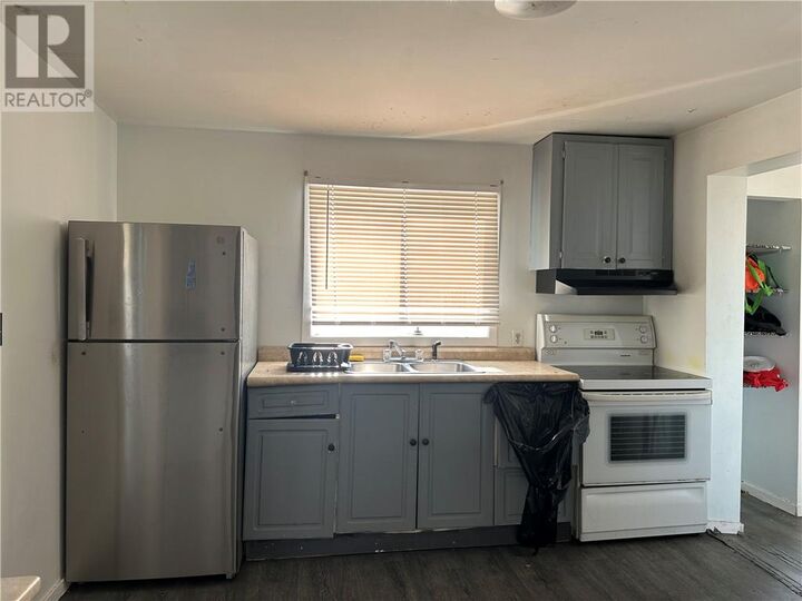 Property Photo: 354 Poplar Street ON P3C 2C3