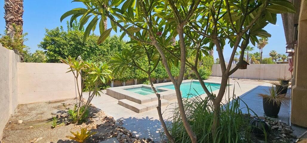 Property Photo: 40560 Palm Court CA 92260