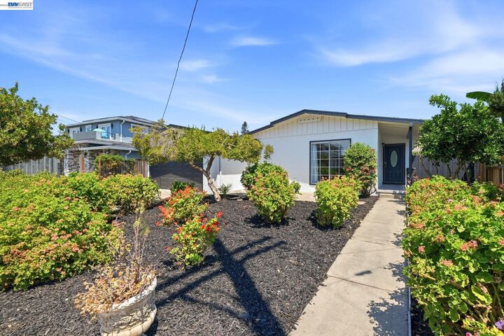 Property Photo: 41418 Erma Avenue CA 94539