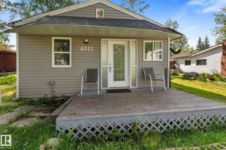Property Photo:  4812 59 Street  AB T0E 0A0 
