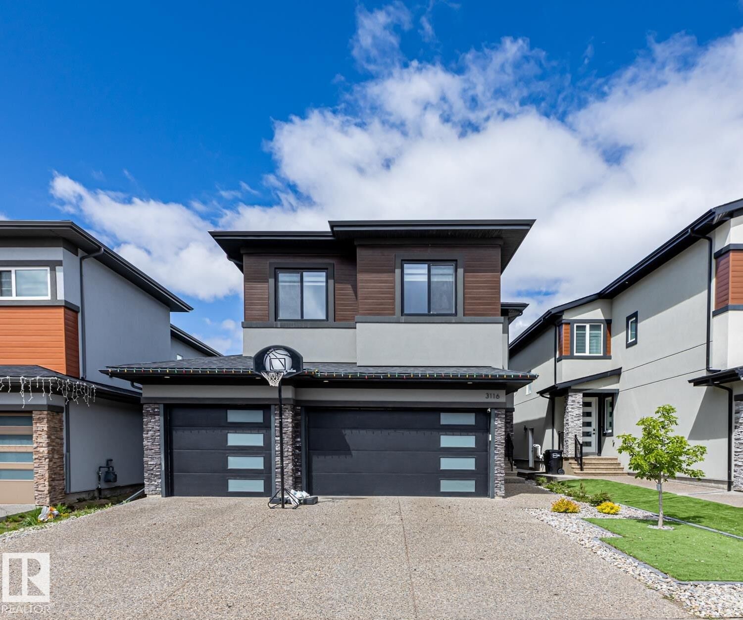 Property Photo: 3116 Kostash Green Green SW AB T6W 4K3