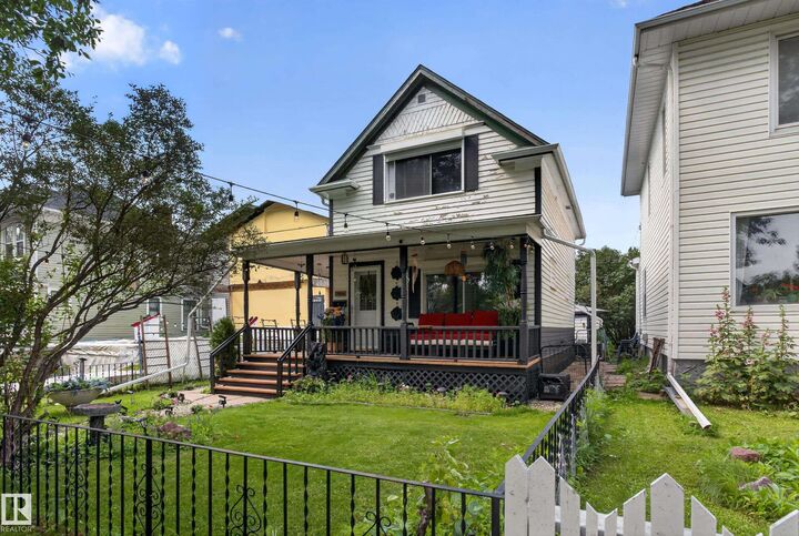 Property Photo:  11434 94 Street NW  AB T5G 1H4 