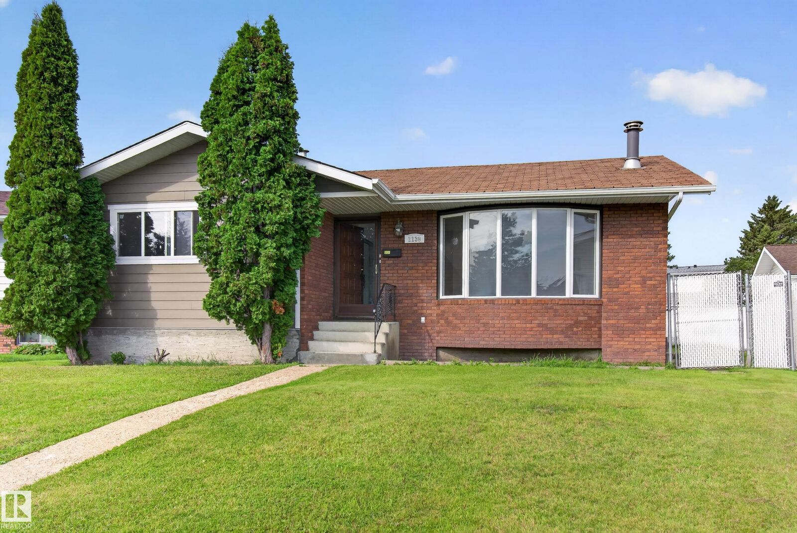 Property Photo:  1139 Lakewood Road NW  AB T6K 3A9 