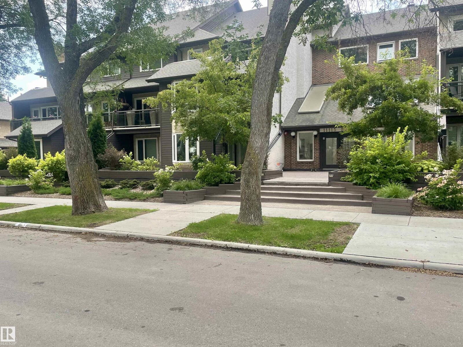 Property Photo:  11115 80 Avenue NW 109  AB T6G 0R4 