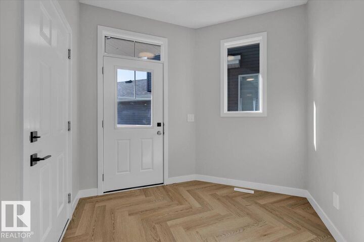 Property Photo:  2211 Crossbill Link NW  AB T5S 0Y6 