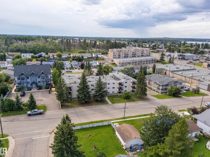 Property Photo:  911 10 Street 201  AB T9M 1J8 