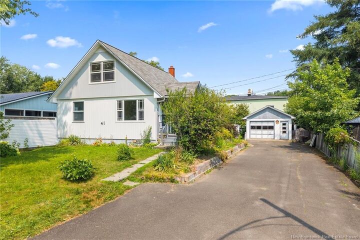 Property Photo:  41 Hillcourt Drive  NB E3A 1S3 