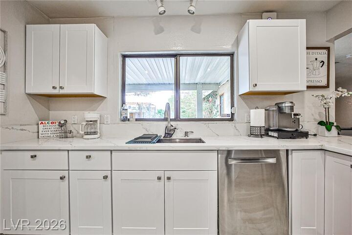Property Photo: 1505 Hialeah Drive NV 89119
