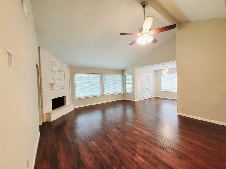 Property Photo:  2711 S Brompton Drive  TX 77584 