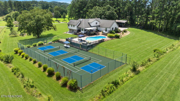 Property Photo: 1222 Green Court TN 37865