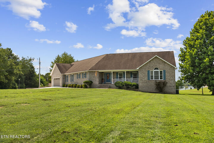 Property Photo:  220 Sherman Circle  TN 37763 